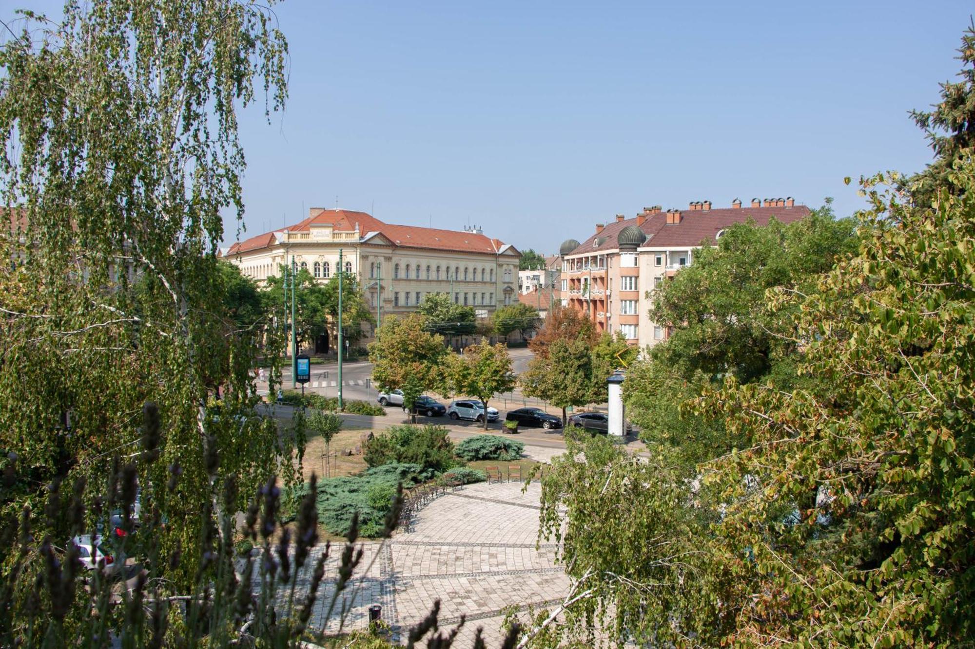 Aquarius Apartman Szegedin Exterior foto